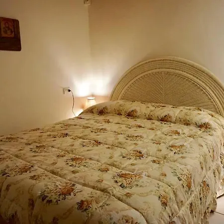Nel Centro Di Dei Marmi Apartment *